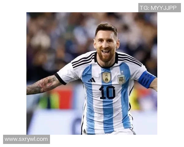 小腿肌肉发达的足球明星盘点，他们的力量与速度成就传奇球技